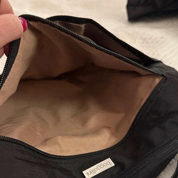 Baggallini Black Crossbody Bag - Picture 6 of 7